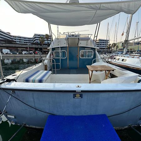 מלון סנט אדריה דה בסוס !!Boat With Ac In Port Forum 2 Bikes Included!! מראה חיצוני תמונה