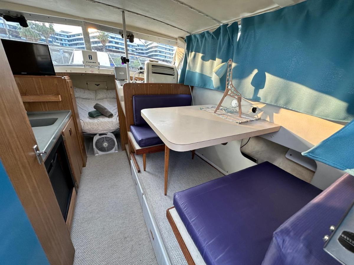 מלון סנט אדריה דה בסוס !!Boat With Ac In Port Forum 2 Bikes Included!! מראה חיצוני תמונה