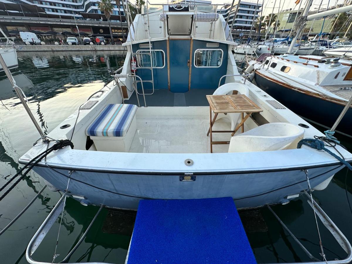 מלון סנט אדריה דה בסוס !!Boat With Ac In Port Forum 2 Bikes Included!! מראה חיצוני תמונה