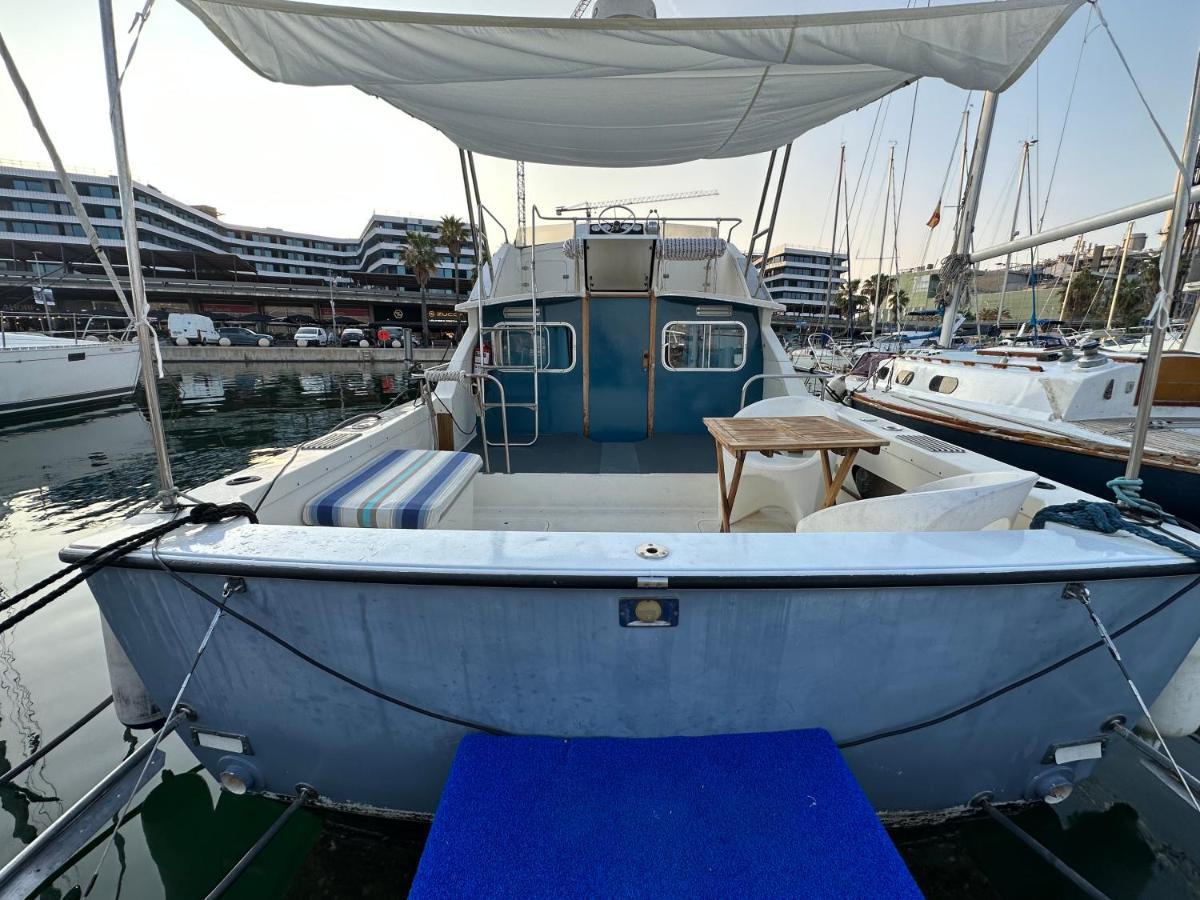 מלון סנט אדריה דה בסוס !!Boat With Ac In Port Forum 2 Bikes Included!! מראה חיצוני תמונה